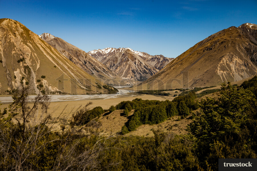 Landscape of mountain ranges on a clear day