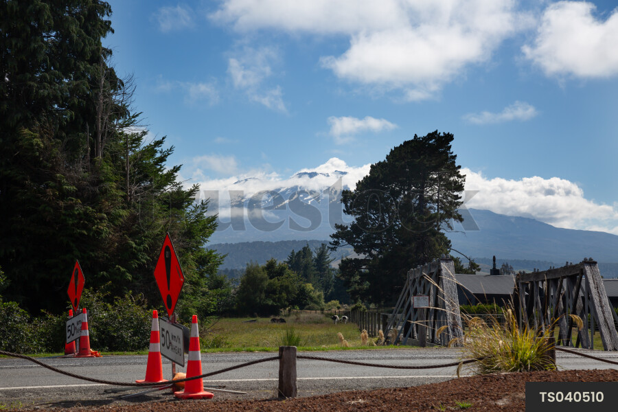 Bridge and Mount Ruapehu, Ohakune