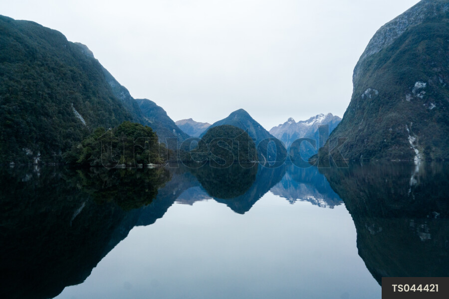 Mountains and coastline in Fiordland National Park