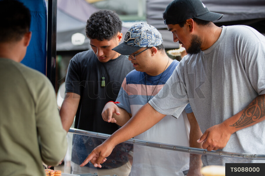 Friends shopping at market