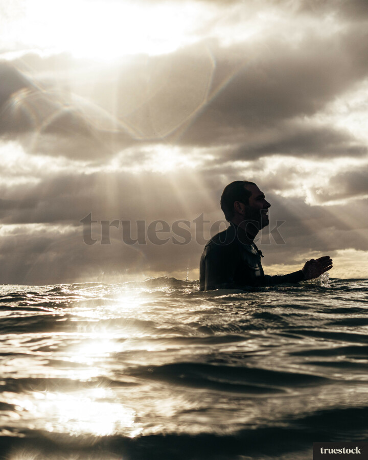 Surfing in Te Awanga