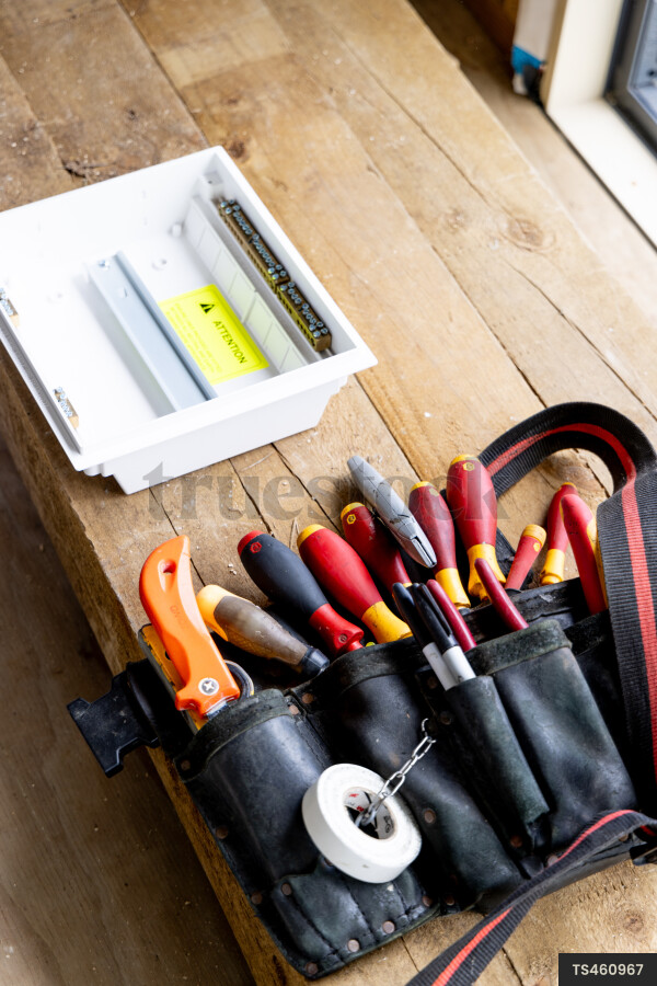 Electrician's tools