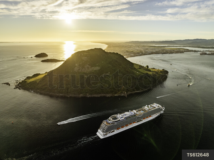 Cruise ship and Mount Maunganui at sunrise