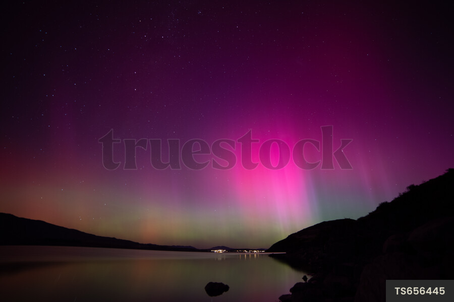 Aurora australis above Lake Tekapo