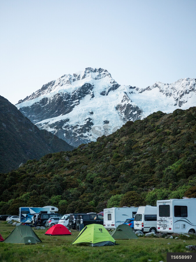 Tents and campervans by Mount Cook