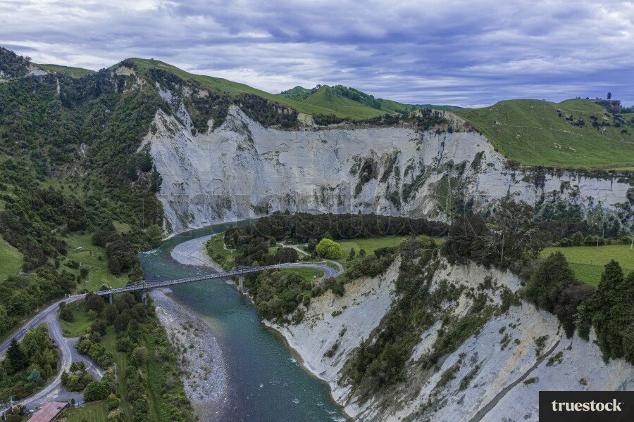 Mangaweka Gorge White cliffs