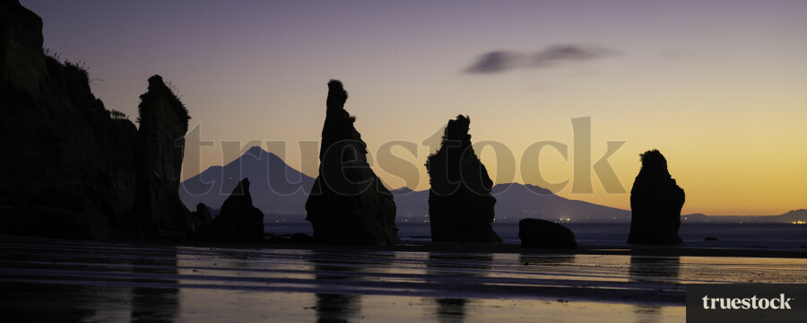 Three Sisters in New Plymouth