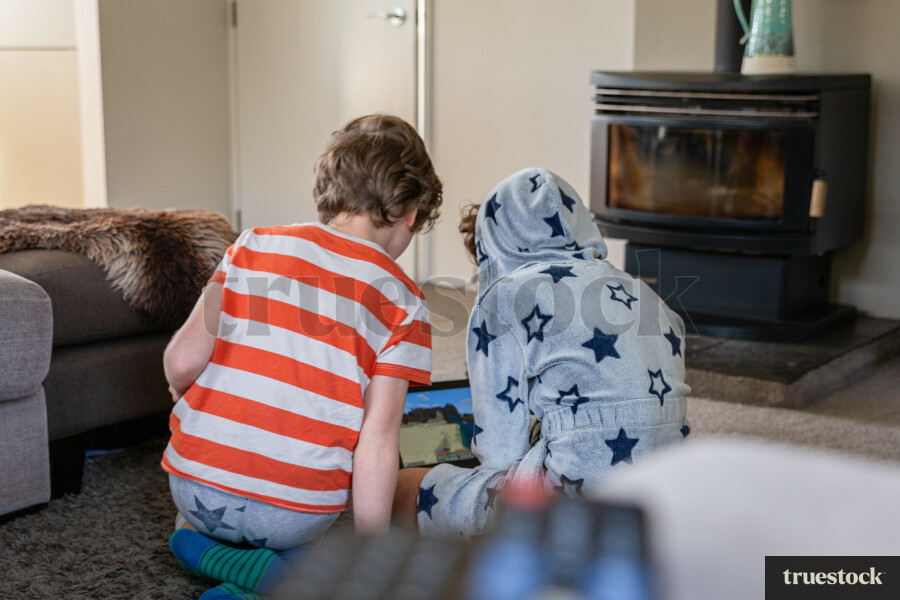Children on tablet in lockdown