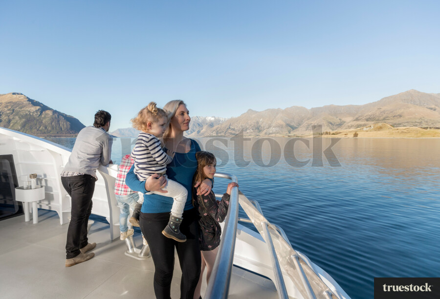 Boat Tour in Queenstown