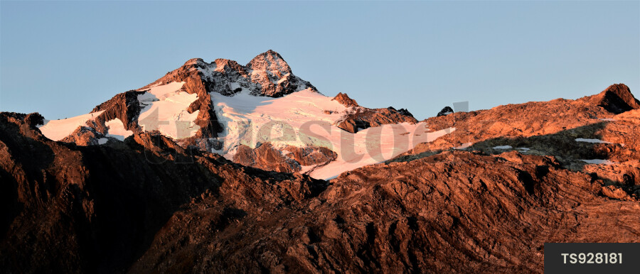Mount Aspiring from below